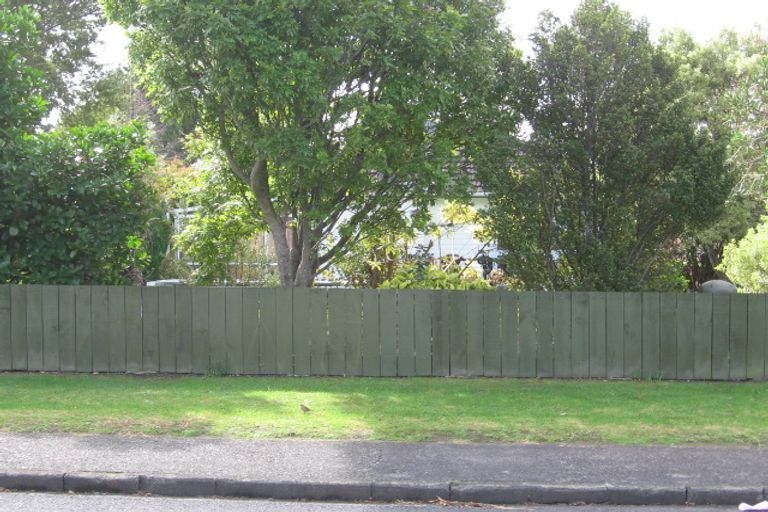 Photo of property in 25 Moor Avenue, Te Atatu Peninsula, Auckland, 0610