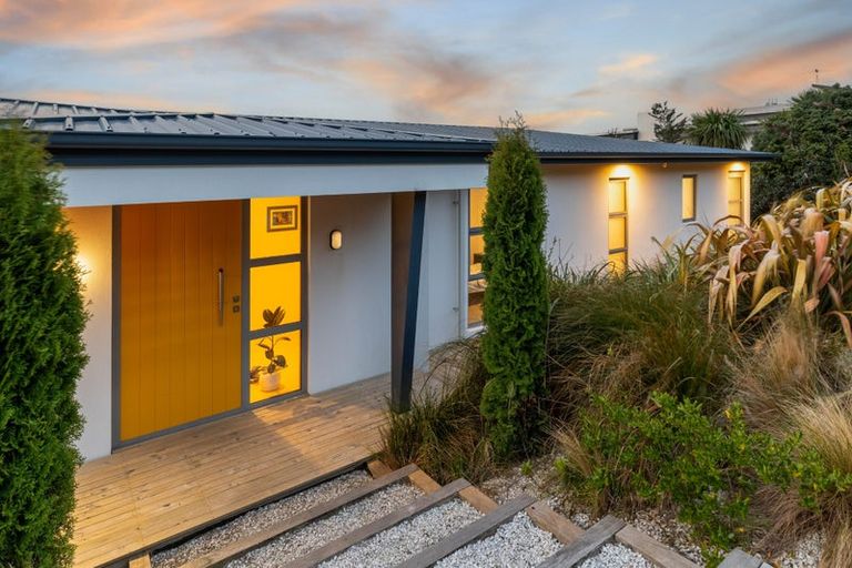 Photo of property in 5 Stoneyridge Close, Mount Pleasant, Christchurch, 8081