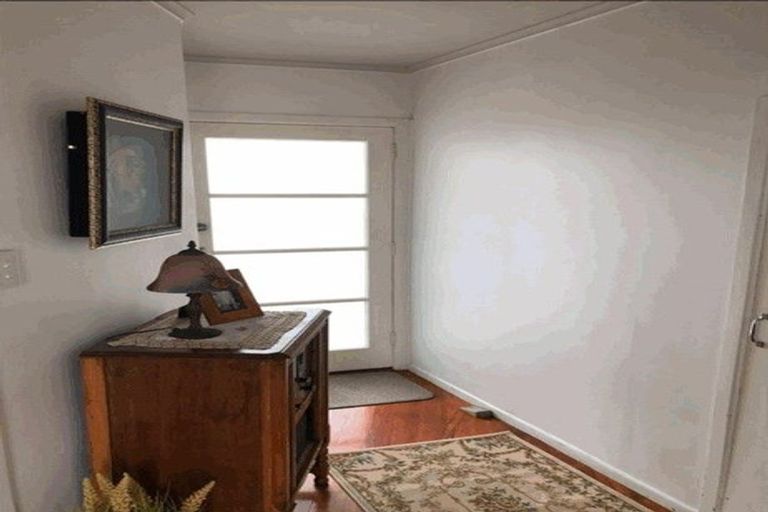 Photo of property in Peninsula Primary School, 61 Wharf Road, Te Atatu Peninsula, Auckland, 0610