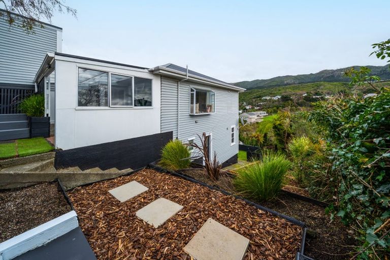 Photo of property in 53 Handyside Street, Tawa, Wellington, 5028