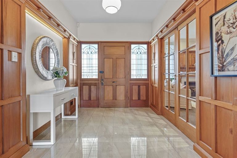 Photo of property in 1 Bradnor Road, Fendalton, Christchurch, 8052