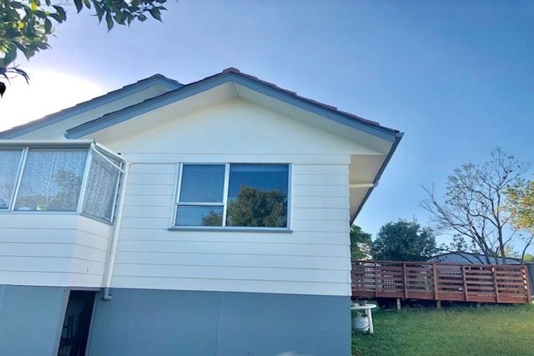 Photo of property in 13 Merida Place, Unsworth Heights, Auckland, 0632