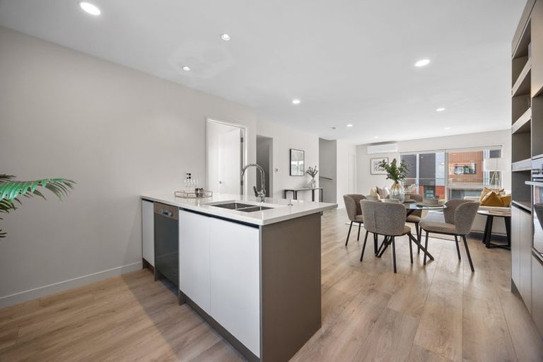 Photo of property in 4 Meritage Lane, Te Atatu South, Auckland, 0610