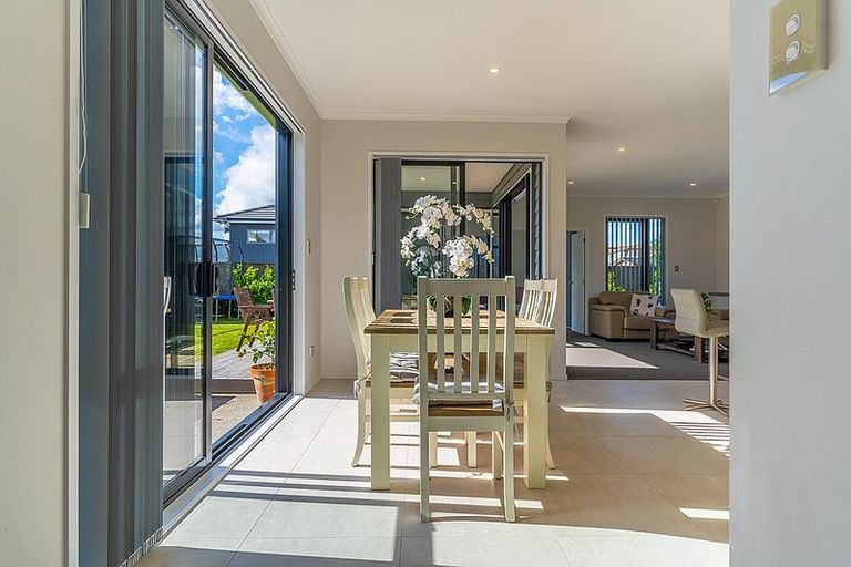 Photo of property in 2 Taikura Avenue, Red Beach, 0932