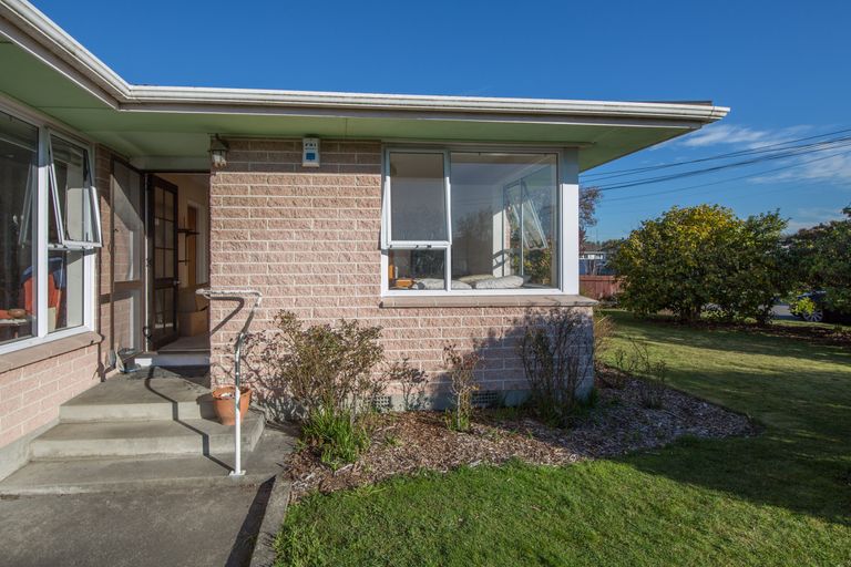 Photo of property in 4 Shaftesbury Street, Avonhead, Christchurch, 8042