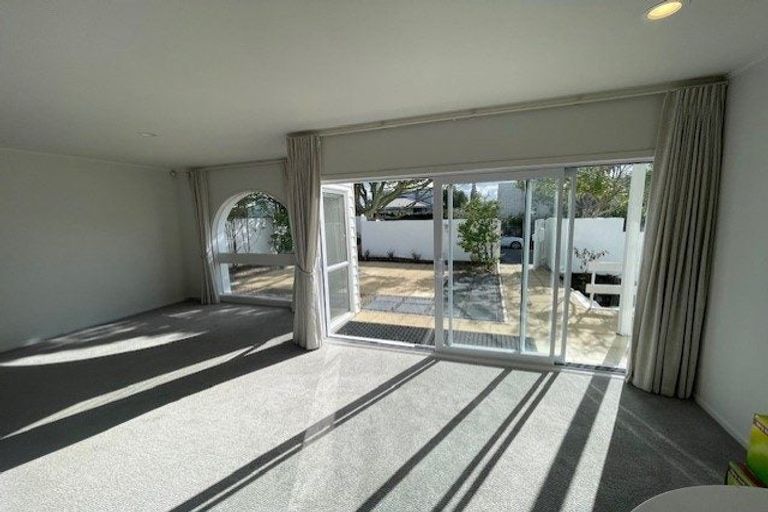 Photo of property in 1/17 Cameron Street, Takapuna, Auckland, 0622