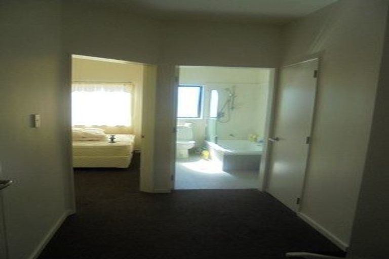 Photo of property in 11 Gordon Place, Newtown, Wellington, 6021