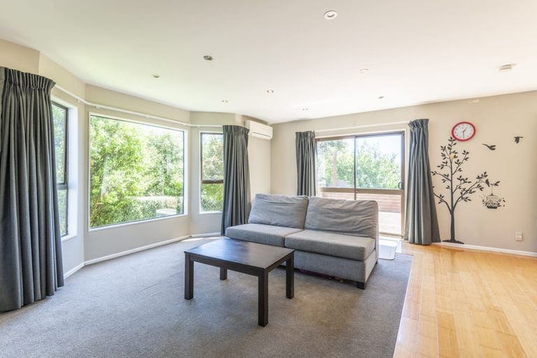 Photo of property in 3 Alister Way, Churton Park, Wellington, 6037