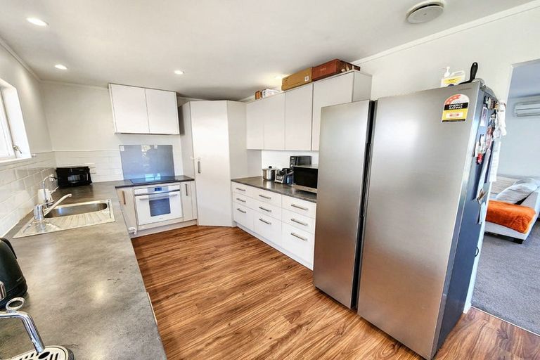 Photo of property in 21 Gainsborough Grove, Belmont, Lower Hutt, 5010