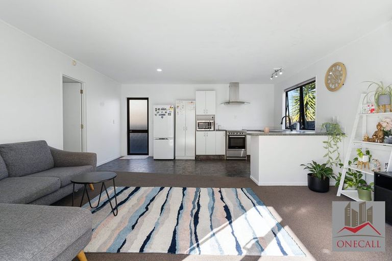 Photo of property in 16a Takanini School Road, Takanini, 2112