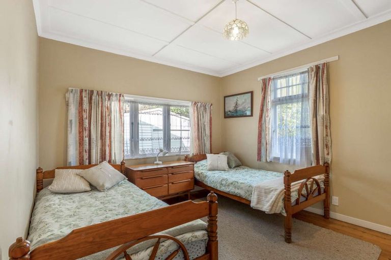 Photo of property in 32 Hutchison Crescent, Durie Hill, Whanganui, 4500