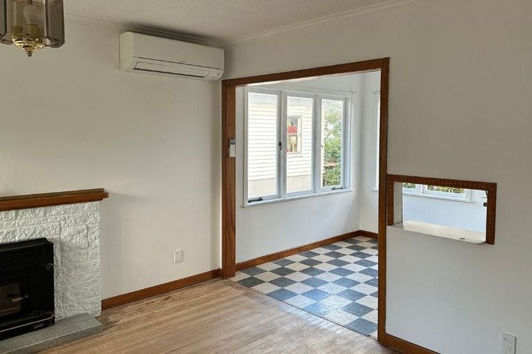 Photo of property in 19 View Road, Glenfield, Auckland, 0627