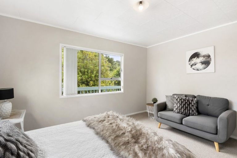 Photo of property in 98 Spinella Drive, Bayview, Auckland, 0629