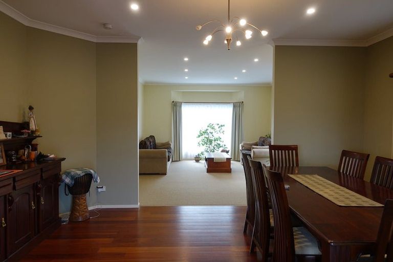 Photo of property in 64 Amesbury Drive, Churton Park, Wellington, 6037