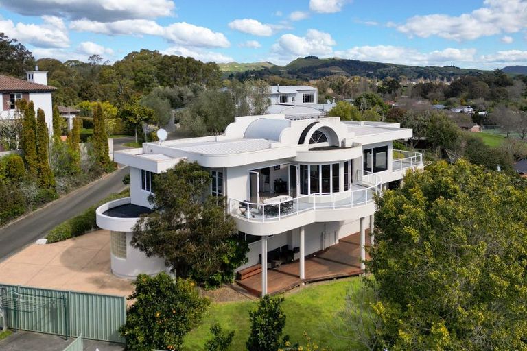 Photo of property in 14 Woodford Heights, Havelock North, 4130