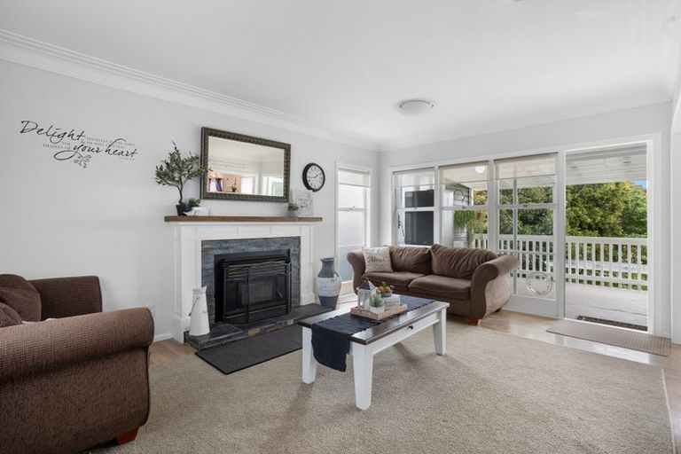 Photo of property in 199 Waimumu Road, Massey, Auckland, 0614