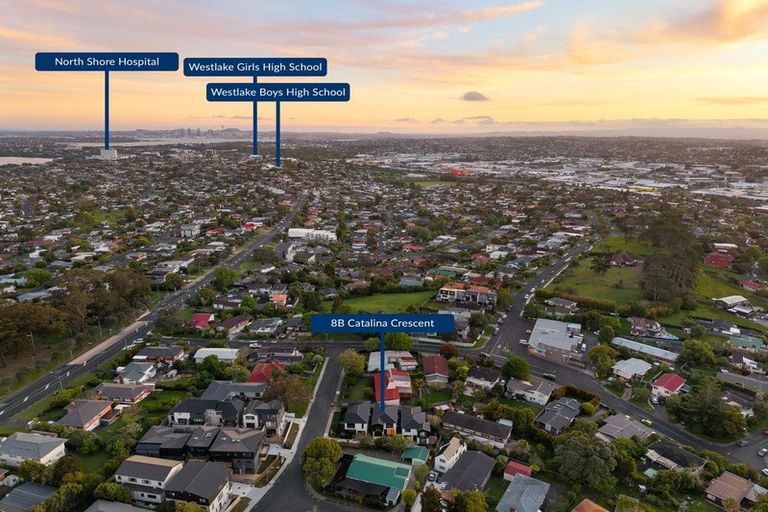Photo of property in 8b Catalina Crescent, Forrest Hill, Auckland, 0620