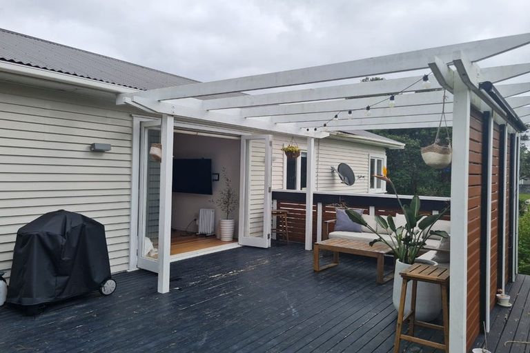 Photo of property in 911a Whangaparaoa Road, Manly, Whangaparaoa, 0930