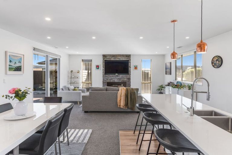 Photo of property in 16 Carpenter Drive, Prebbleton, 7604