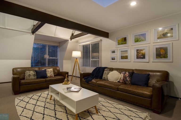 Photo of property in 21 Solander Place, Whitby, Porirua, 5024