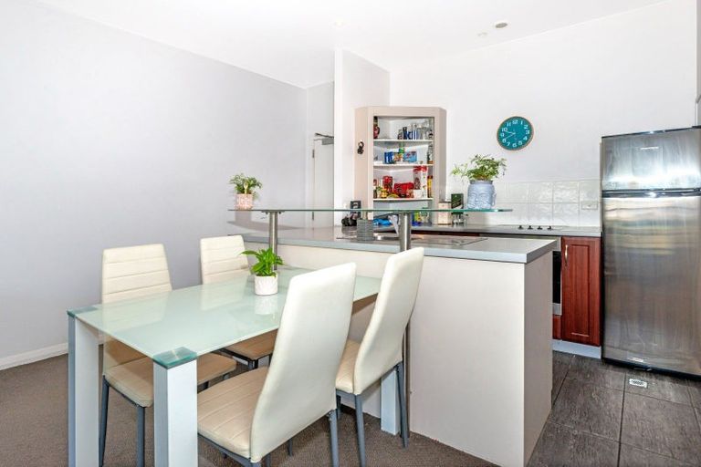 Photo of property in 211/2 Reads Quay, Gisborne, 4010