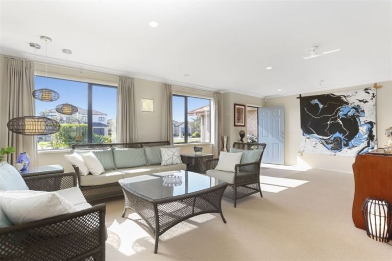 Photo of property in 9 Piriti Drive, Te Atatu Peninsula, Auckland, 0610