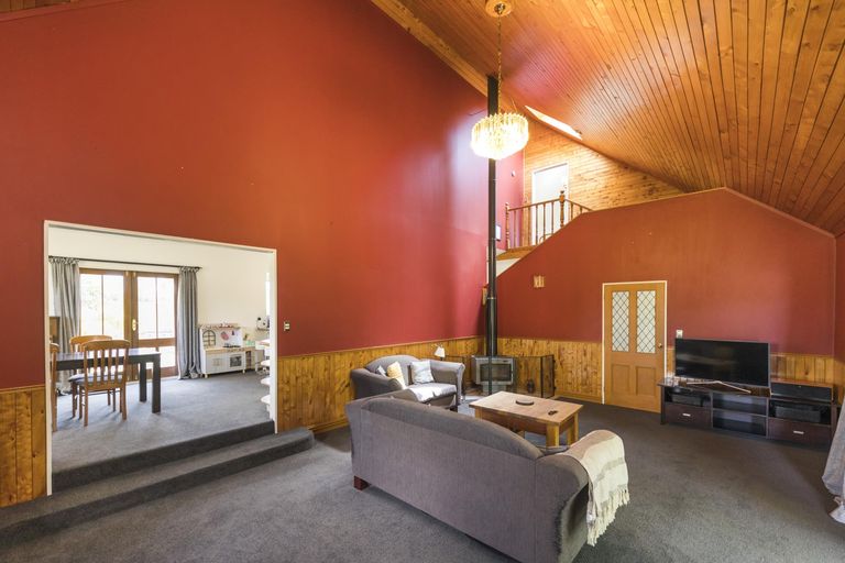 Photo of property in 35 Rangiotu Road, Himatangi, Palmerston North, 4477