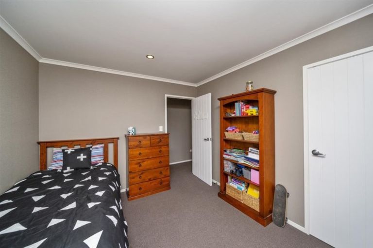 Photo of property in 15 Larlin Drive, Hawera, 4675
