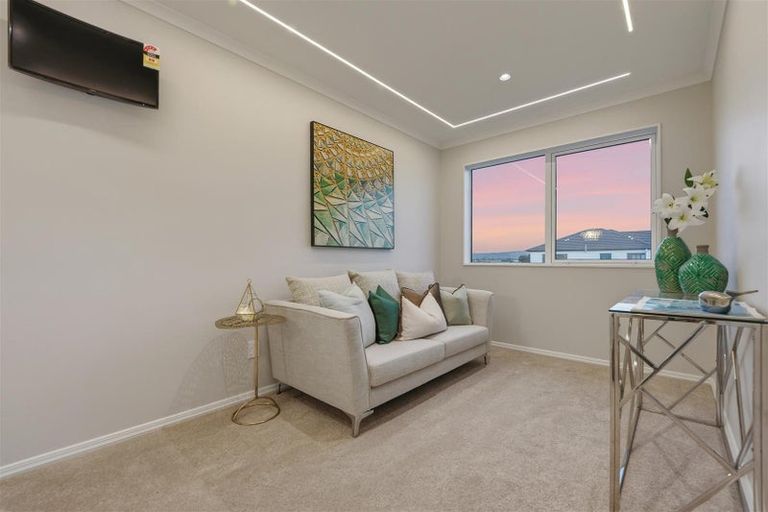 Photo of property in 9 Toporoa Street, Karaka, 2113
