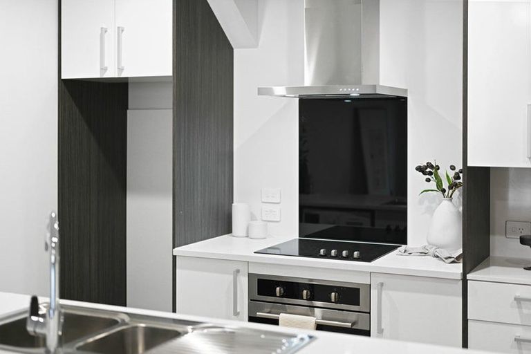 Photo of property in 124/126 Commerce Street, Frankton, Hamilton, 3204