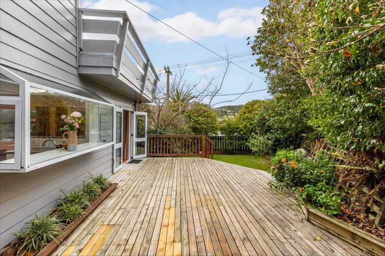 Photo of property in 7 Angell Street, Johnsonville, Wellington, 6037