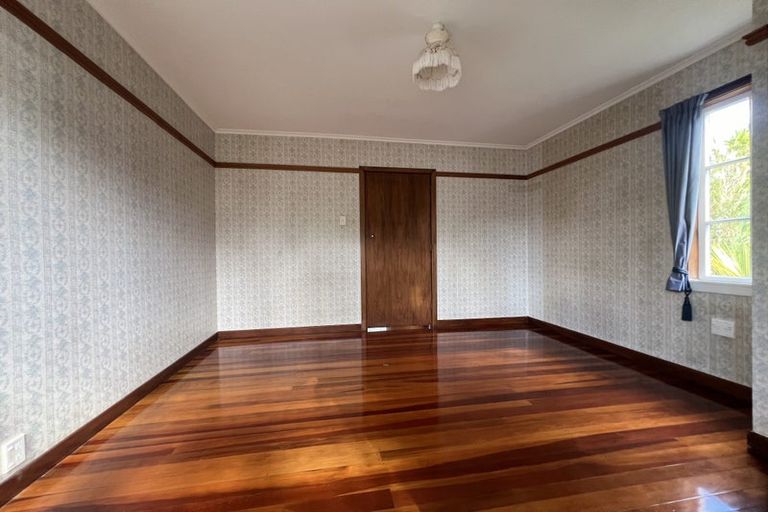 Photo of property in 41 Montgomery Avenue, Rothesay Bay, Auckland, 0630