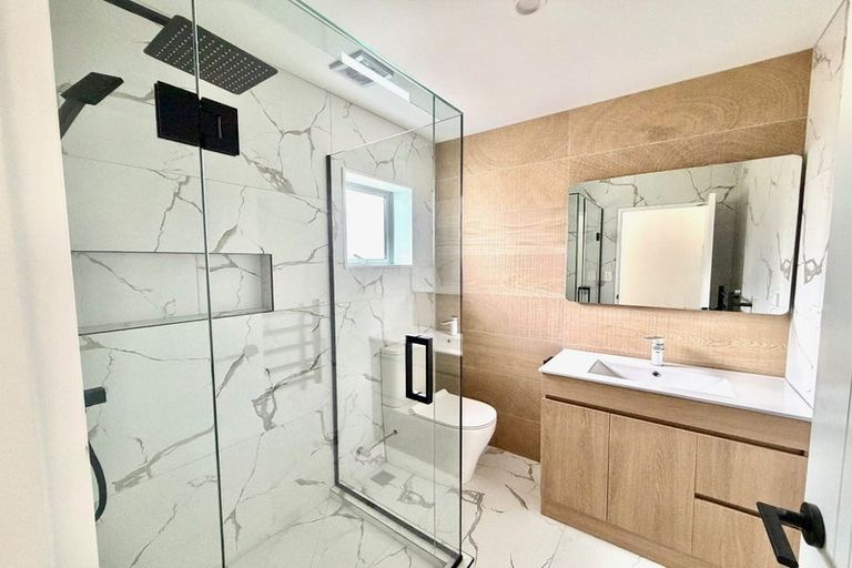 Photo of property in 17c Martin Place, Kelston, Auckland, 0602