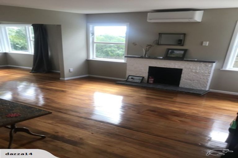 Photo of property in 35 Oswald Crescent, Paparangi, Wellington, 6037