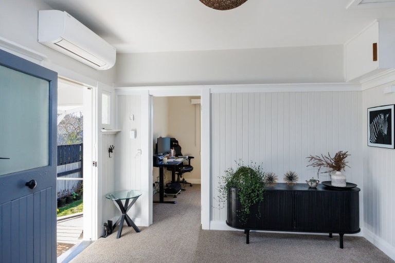 Photo of property in 2 Ngahina Street, Marton, 4710