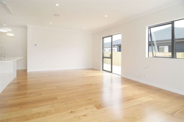 Photo of property in 52 Cooladawson Drive, Flat Bush, Auckland, 2019