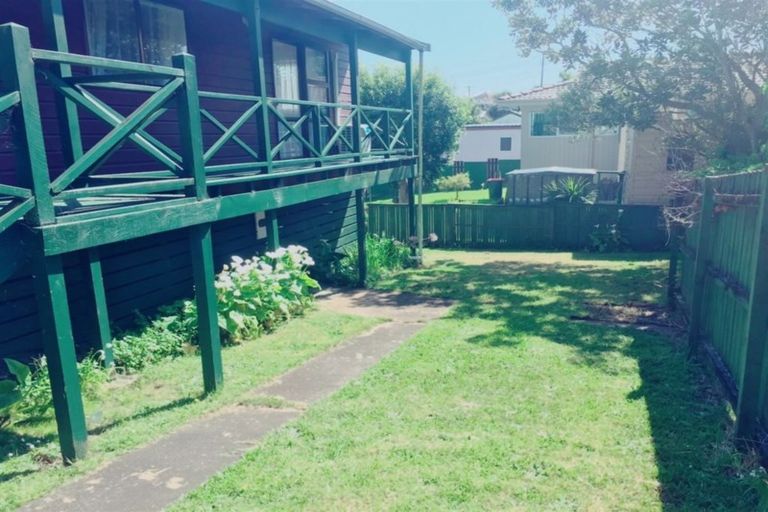 Photo of property in 2/64 Mcleod Road, Te Atatu South, Auckland, 0610