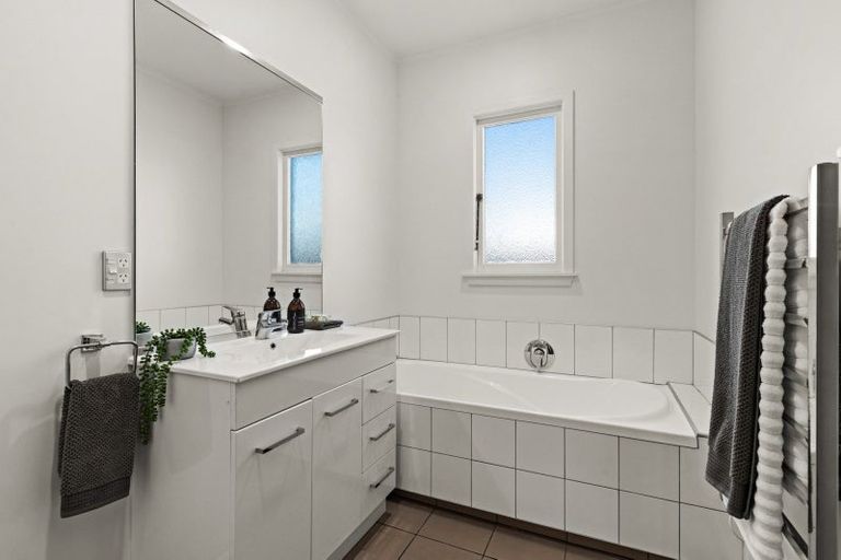 Photo of property in 22 Campbell Street, Havelock North, 4130
