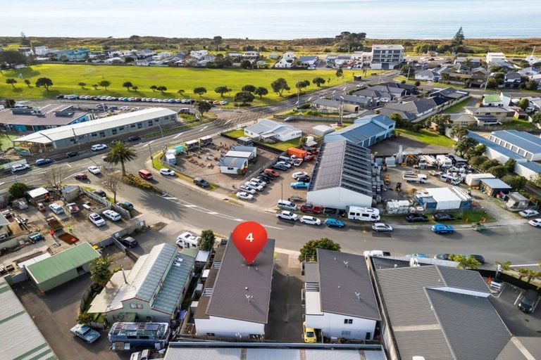 Photo of property in 4/10 Enterprise Drive, Papamoa Beach, Papamoa, 3118