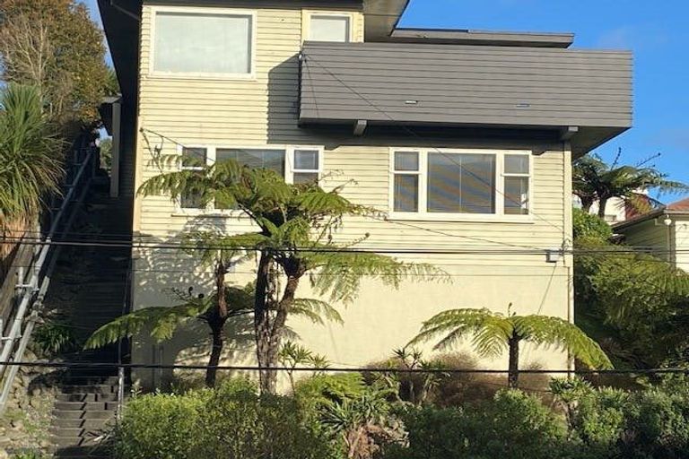 Photo of property in 11 Randwick Road, Northland, Wellington, 6012