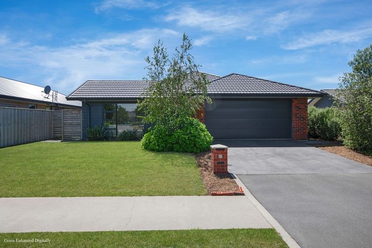Photo of property in 37 Faringdon Boulevard, Rolleston, 7615