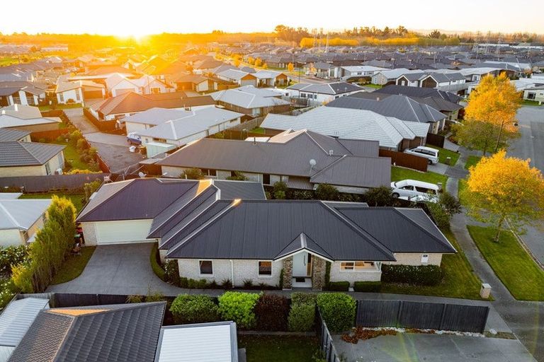 Photo of property in 51 Carradale Avenue, Broomfield, Christchurch, 8042