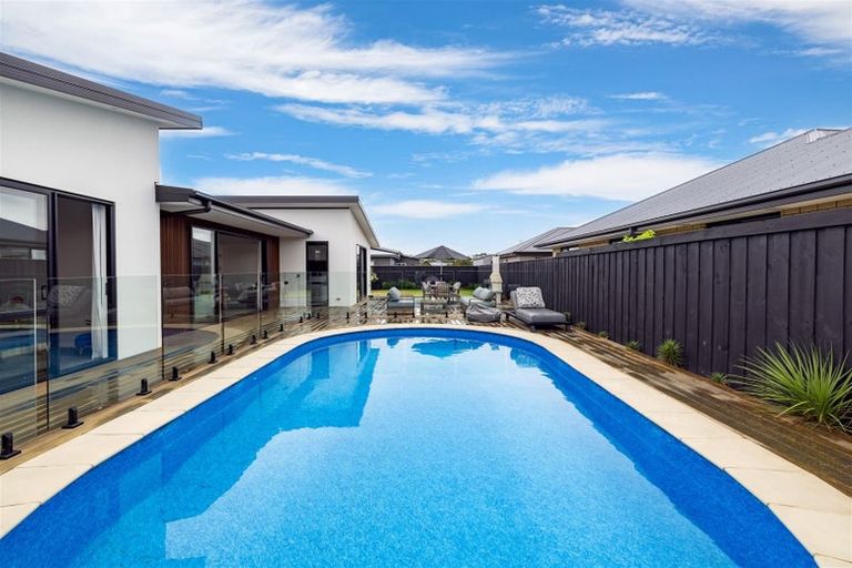 Photo of property in 7 Picadilly Avenue, Casebrook, Christchurch, 8051