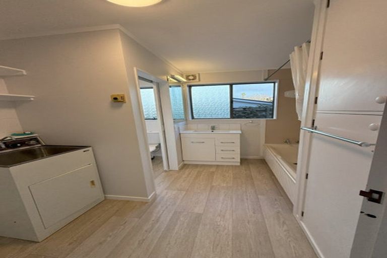 Photo of property in 23 Auld Street, Torbay, Auckland, 0630