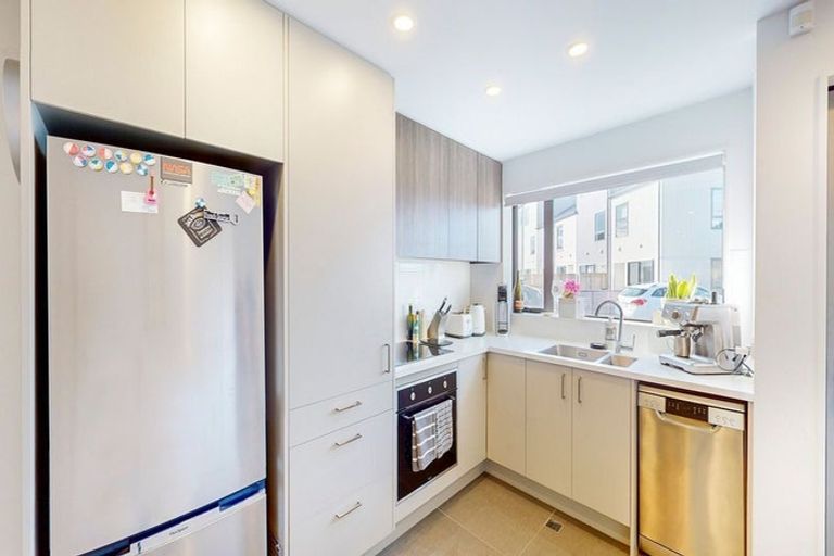 Photo of property in 170u2 Fraser Avenue, Johnsonville, Wellington, 6037