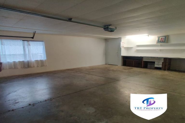 Photo of property in 21 Hakea Place, Totara Heights, Auckland, 2105