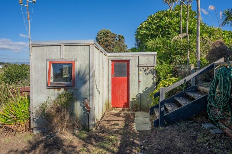 Photo of property in 4 Moana Street, Otaki Beach, Otaki, 5512