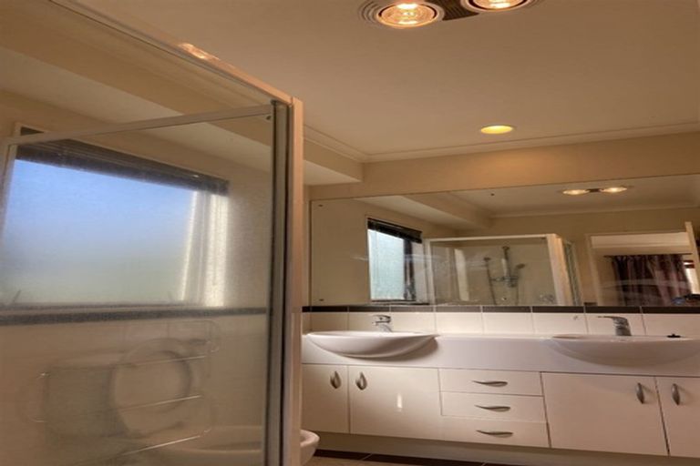 Photo of property in 15 Maybole Drive, Flat Bush, Auckland, 2016