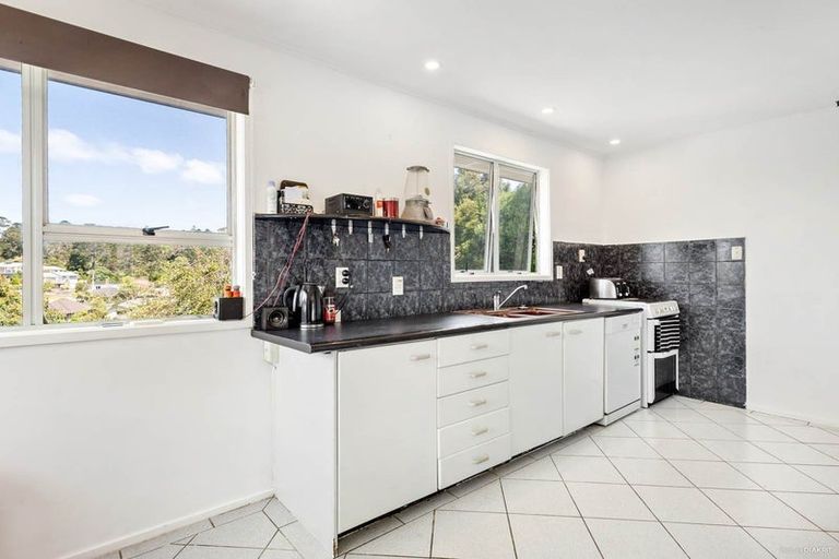 Photo of property in 12 Tempo Place, Torbay, Auckland, 0630