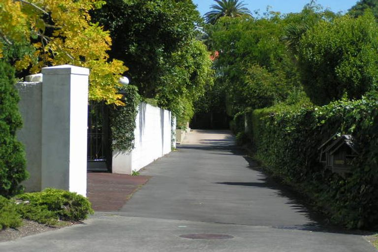 Photo of property in 2/22a Clifton Road, Hauraki, Auckland, 0622